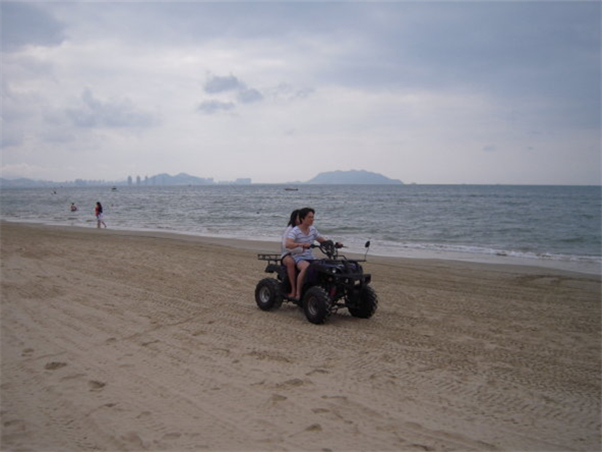 沙滩摩托车.jpg